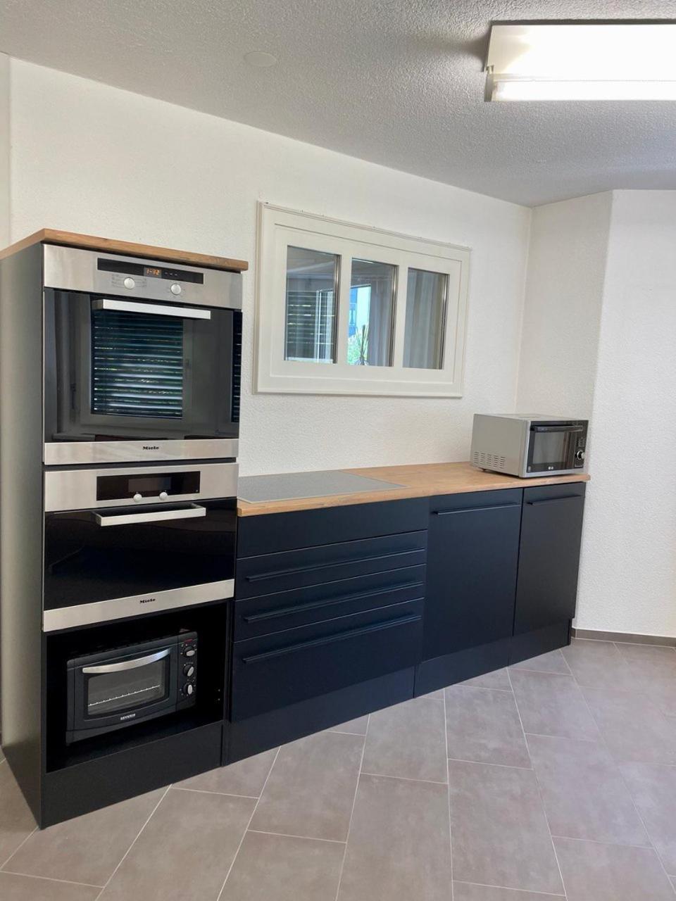 Modern Lakeside Flat With Pool Access - 80m2 *